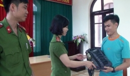 Tài xế taxi trả lại hơn 75 triệu đồng cho hành khách