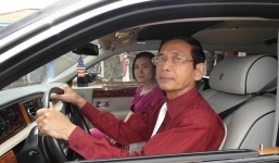 Đại gia gần 80 tuổi: 'Hoa hậu thích tôi mà tôi không ham'