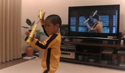 Clip: Múa côn nhị khúc “cực siêu” của phiên bản Lý Tiểu Long “nhí” 5 tuổi