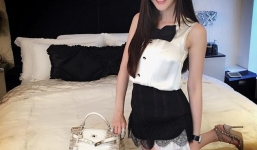 Nữ Tỷ Phú Singapore tới dự Đêm Hội Chân Dài 9