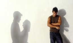 Video chuyện kể lúc 0 giờ: Nhắm mắt cho vợ ngoại tình