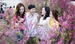 Gạt bỏ những scandal Angela Phương Trinh cùng gia đình sang trang mới