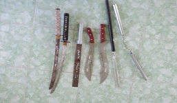 Trên đường đi chém thuê, nhóm giang hồ rút mã tấu chém luôn cảnh sát