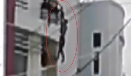 Thanh niên ngáo đá đu mình như người nhện bị phạt như thế nào?