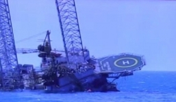 Sập giàn khoan dầu ở Mexico, 12 người thương vong