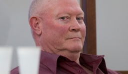 Gã đàn ông quái đản thích nhổ răng người tình khi 'mây mưa'