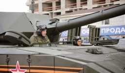 Rộ tin đồn tháp pháo siêu tăng Armanta của Nga làm từ bìa các tông