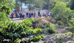 Vụ cô gái chết bên bờ suối: Đang xác định danh tính nạn nhân