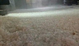 Cận cảnh mưa đá to như quả trứng gà ở Trung Quốc