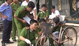 Người đàn ông chết bất thường bên cạnh chiếc xe đạp trên quốc lộ