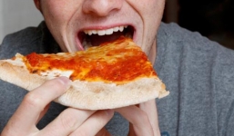 Thói quen ăn uống hàng ngày dễ dẫn tới đột tử cần tránh xa