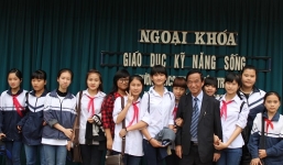 Loại bỏ học hộ thi thuê: Cần thay đổi tư duy giáo dục