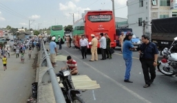 Tai nạn 4 người chết ở Trà Vinh: Bé 4 tuổi dáo dác tìm mẹ