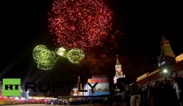 Video: Pháo hoa rực sáng điện Kremlin trong Ngày Chiến thắng