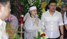 Vợ Duy Nhân gửi lời cảm tạ tất cả mọi người sau lễ tang chồng