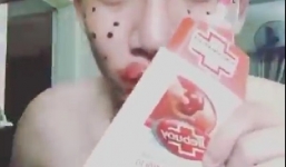 Cộng đồng mạng sốt với trào lưu 1 giây đẹp lung linh sau khi rửa mặt