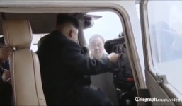 Video: Kim Jong-un lái máy bay do Triều Tiên sản xuất