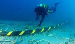 Mối hàn cuối cùng nối tuyến cáp quang biển AAG đã được hoàn thành