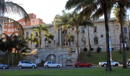 Người mẹ bị ép uống xăng rồi thiêu sống trước mặt con trai 12 tuổi