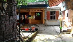 Bố đẻ dùng dao truy sát con gái 4 tuổi rồi nhảy giếng tự tử