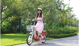 Khó tin xe điện chạy pin iPhone giá chỉ bằng xe chạy ắc quy