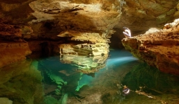 Video: Học sinh Việt Nam tại Mỹ giới thiệu hang Sơn Đoòng