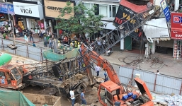Cần cẩu sập vào nhà dân: Tạm dừng thi công để phục vụ điều tra