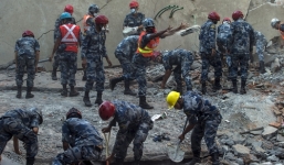 Khoảnh khắc Nepal rung chuyển trong động đất