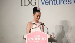 Katy Perry tiết lộ có bạn thân là người Việt Nam