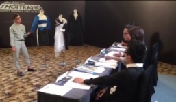 Clip: Thí sinh cho mẫu nam mặc đầm tranh cãi tay đôi với giám khảo Project Runway