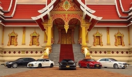 Dàn siêu xe Lào khiến đại gia Việt lác mắt
