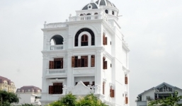 Biệt thự trắng trăm tỉ trên đất vàng của đại gia Hồ Tây