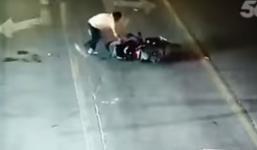 Đi ngược chiều, người phụ nữ bị đánh tàn nhẫn