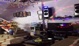 'Đại gia' rót hàng trăm triệu lắp đặt 'phòng lắc' cùng bay