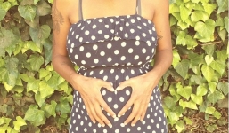 Bạn trai sờ bụng thấy thai đạp mới biết mang bầu  8 tháng