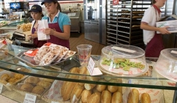 Ông chủ của 55 cửa hàng bánh mì Việt tại Mỹ khởi nghiệp thế nào?