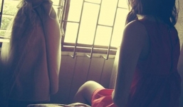 Đêm tân hôn đẫm nước mắt vì chồng hành sự như với 'gái ăn sương'