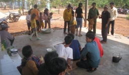 Quyết chiến vì tranh nhau chỗ tắm, một thiếu niên mất mạng