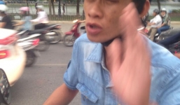 Truy lùng nam thanh niên chặn xế hộp xin tiền trên phố Hà Nội