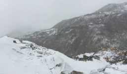 Lở tuyết kinh hoàng trên đỉnh Everest sau dư chấn 7.3 độ tại Nepal