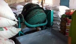 Phát hiện cơ sở chế biến đường cát từ hóa chất tẩy rửa