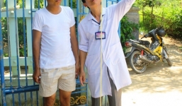 Kinh hãi kéo sán xơ mít dài hơn 12m ra khỏi ruột người