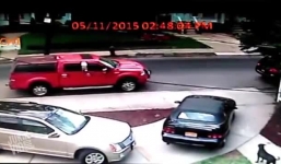 Dân mạng thót tim xem clip cậu bé lái ô tô của bố