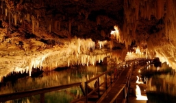 Hang Sơn Đoòng được người dẫn chương trình Mỹ xếp vượt thang điểm 10