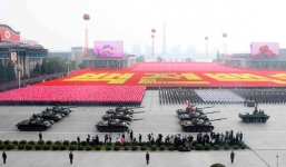 Kim Jong-un sẽ khoe giàn vũ khí mới trong lễ diễu binh khủng