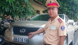 CSGT bắt xe Lexus biển giả của nhà báo 'rởm'