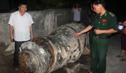 Phát hiện vật thể 'lạ' nghi đuôi máy bay Su-22 ở Hà Tĩnh