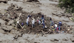 Video: Sập núi kinh hoàng ở Colombia 61 người thiệt mạng