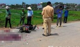 Chị gái bị cụt ngón tay khóc thảm bên thi thể em trai