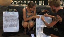 Thực hư 2 người khách nước ngoài bị cướp xin giúp đỡ tại Hà Nội?